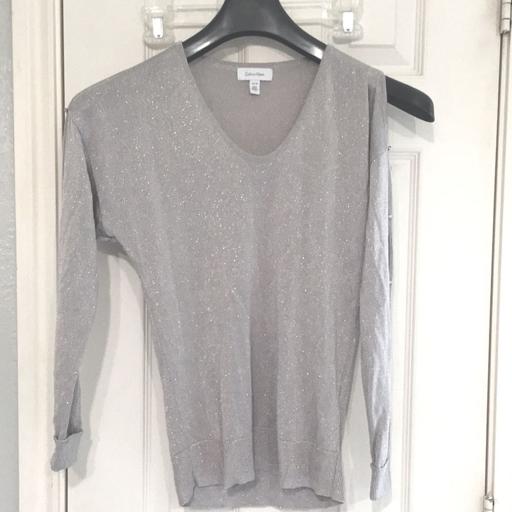New with no tag ck v neck silver Knit top xs